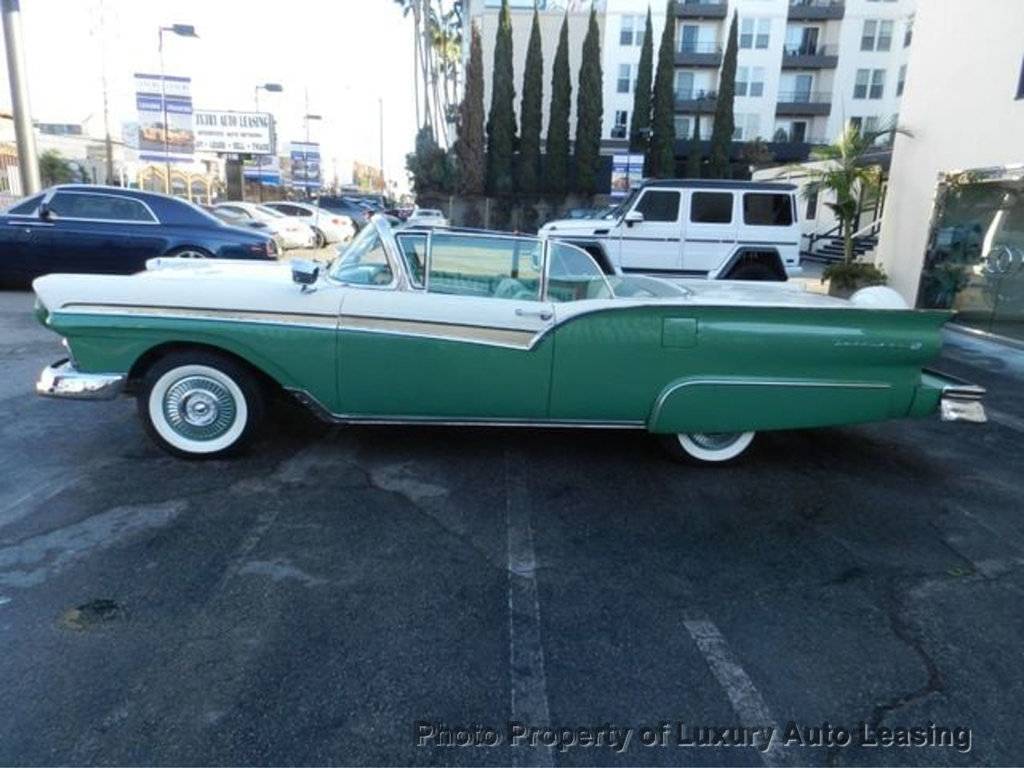 Ford-fairlane-sunliner-1957-green-7