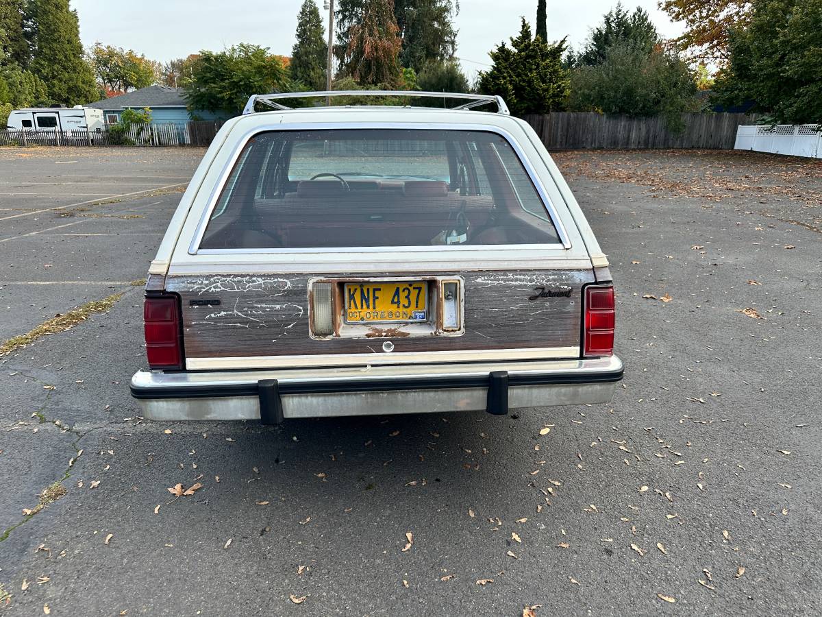 Ford-fairmont-1978-white-4