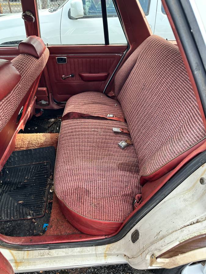 Ford-fairmont-1978-white-7