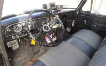 Ford-firetruck-1979-red