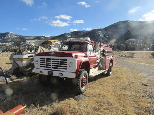 Ford-firetruck-1979-red-7
