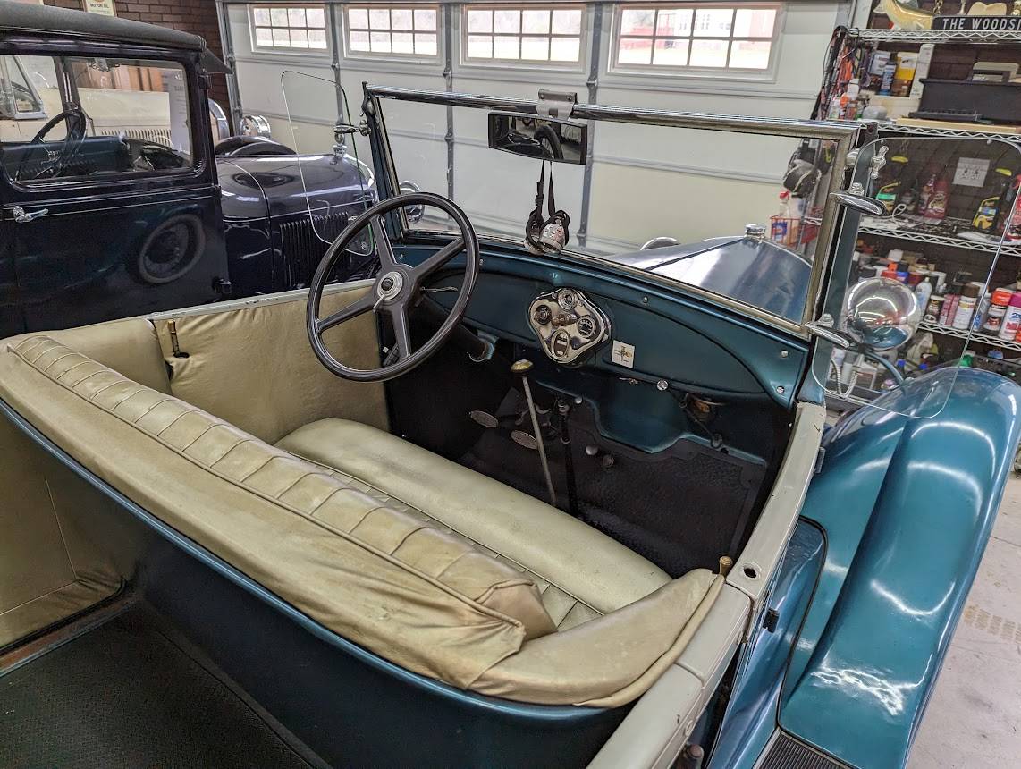 Ford-model-a-phaeton-1928-blue-10