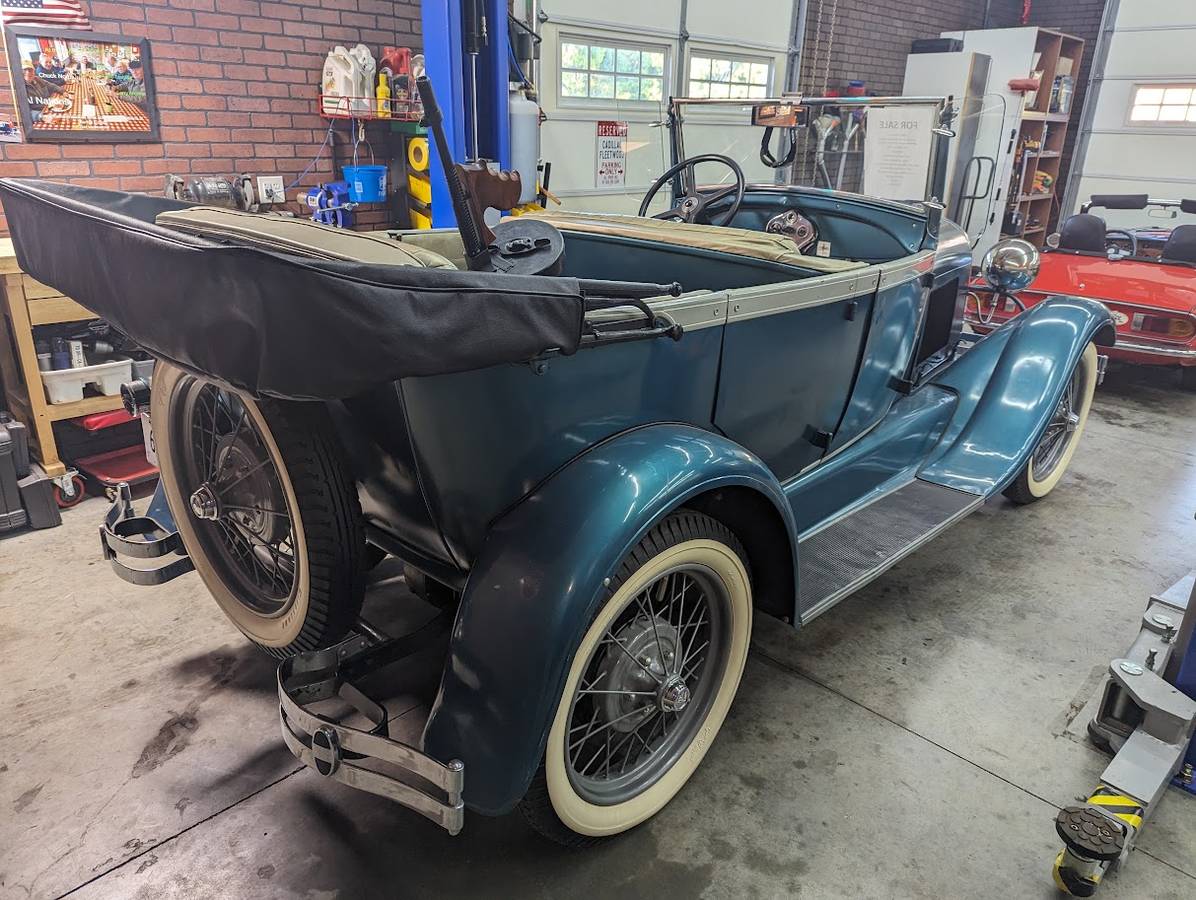 Ford-model-a-phaeton-1928-blue-11