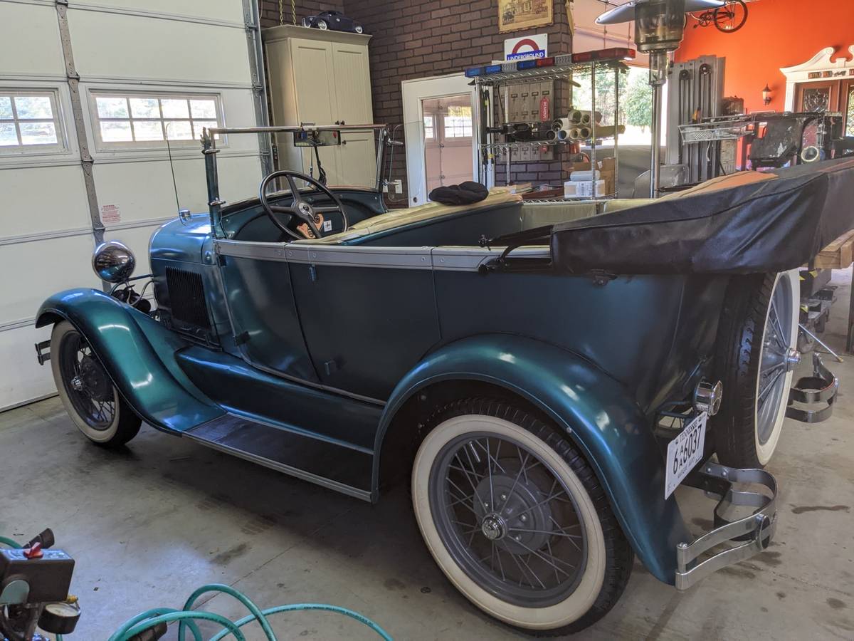 Ford-model-a-phaeton-1928-blue-12