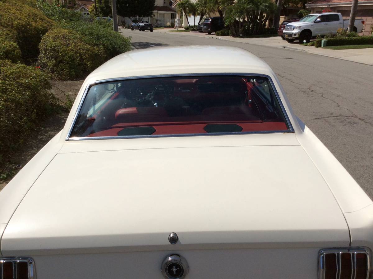 Ford-mustang-1965-white-18