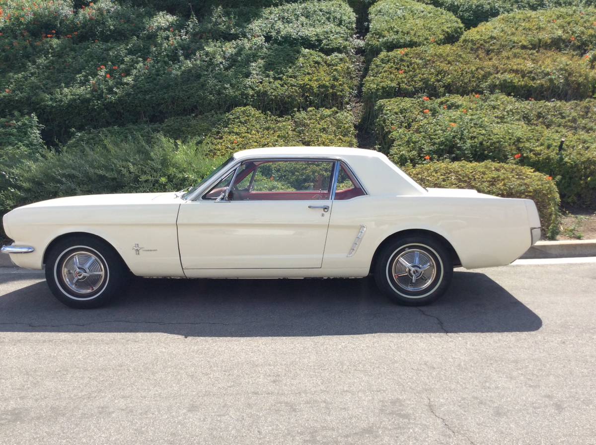 Ford-mustang-1965-white-21