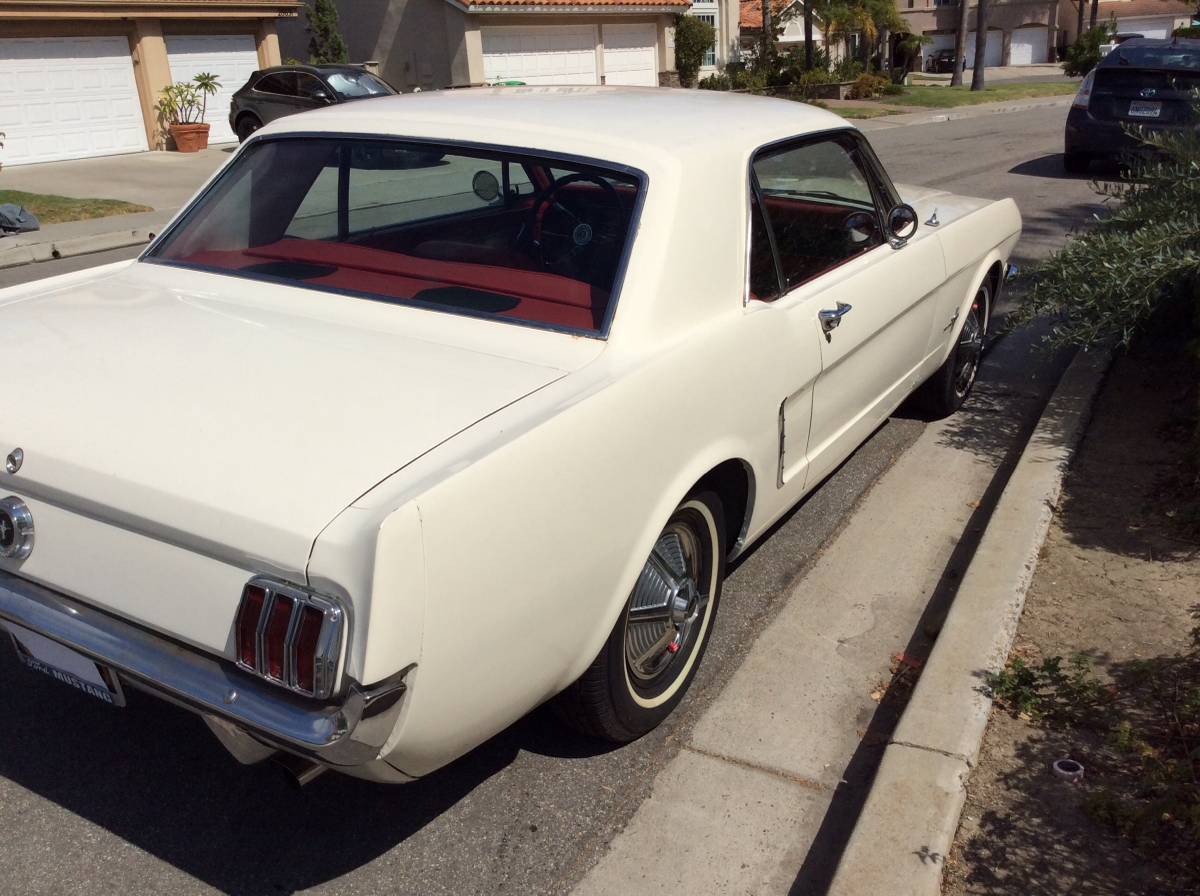 Ford-mustang-1965-white-23