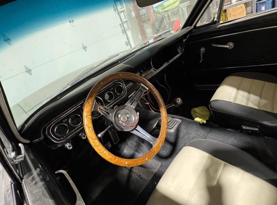 Ford-mustang-1966-custom-26