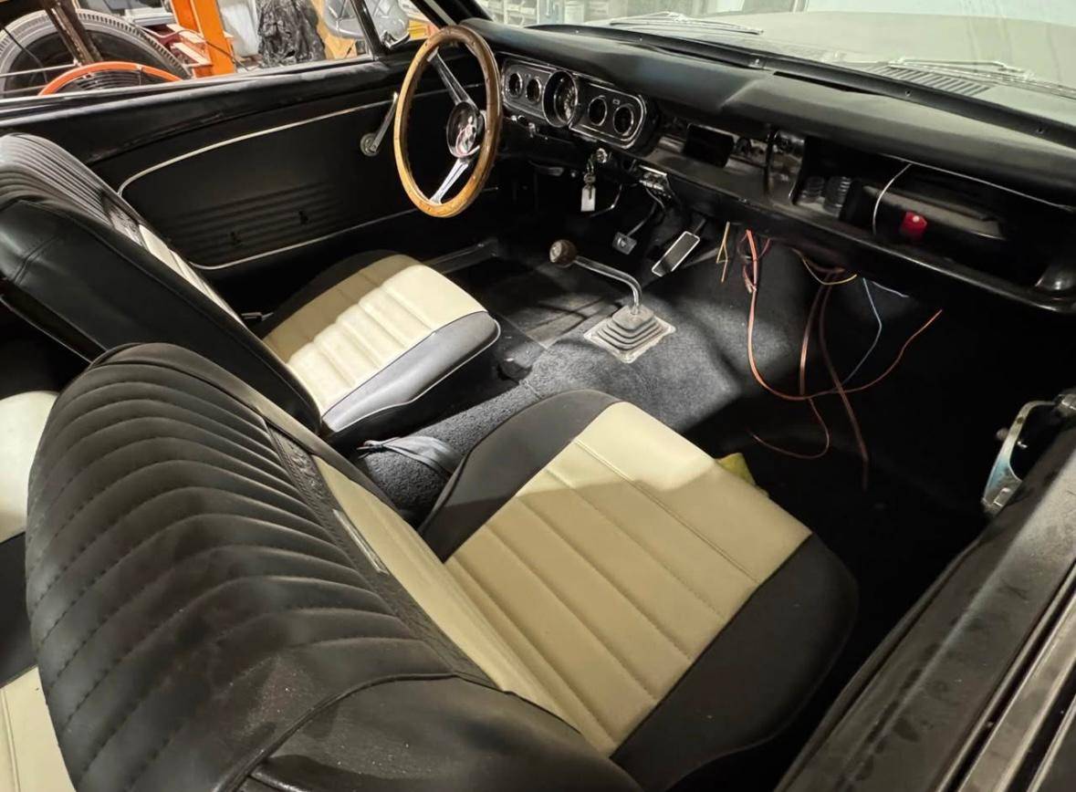 Ford-mustang-1966-custom-3