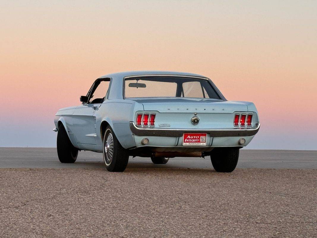 Ford-mustang-1967-white-1