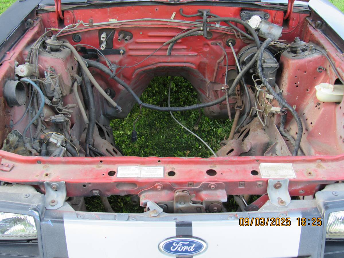 Ford-mustang-1985-black-3