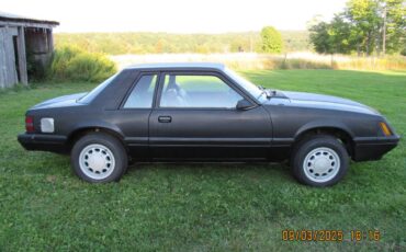 Ford-mustang-1985-black-6
