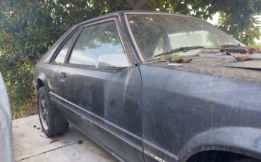 Ford-mustang-svo-1984-black-3