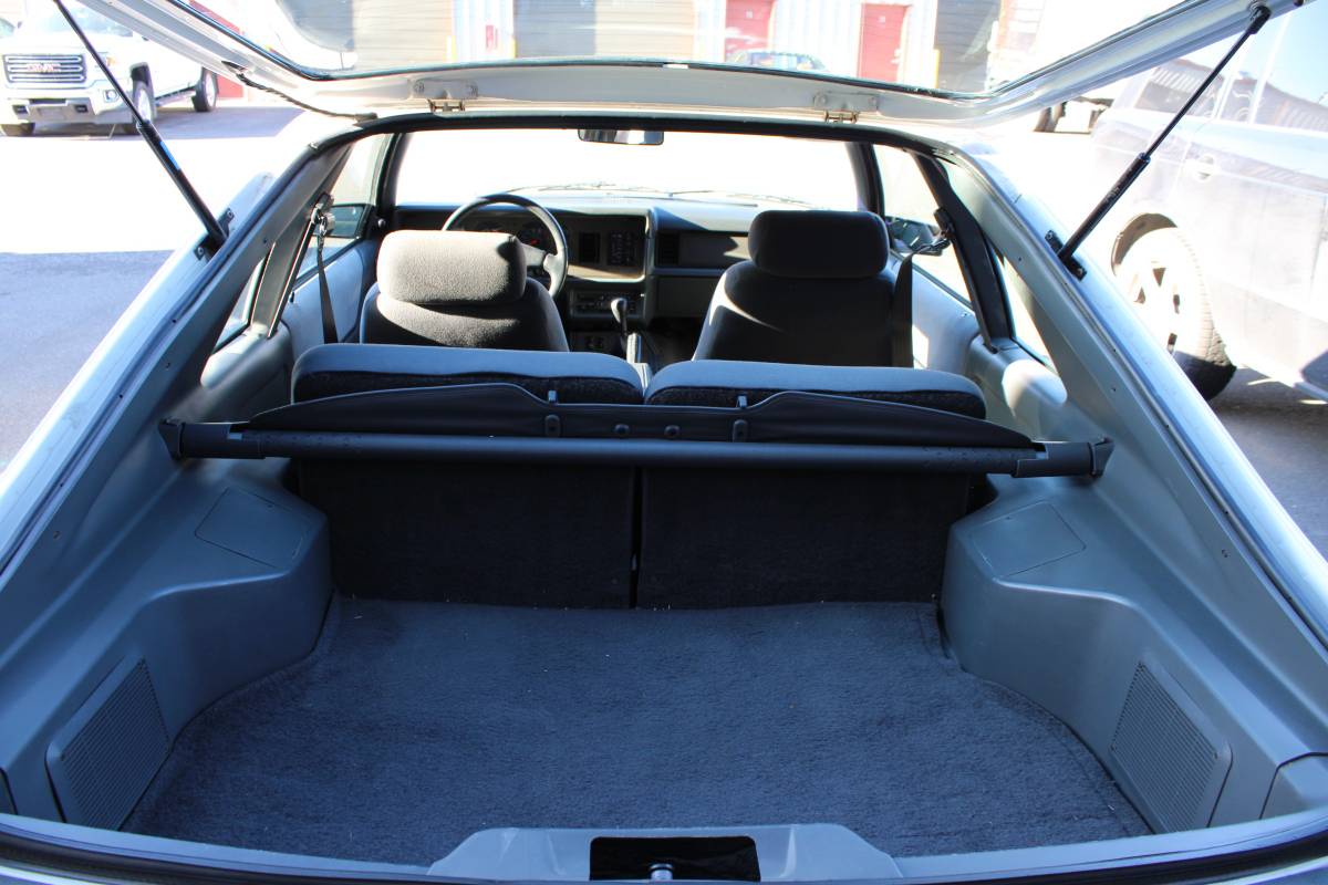 Ford-mustang-svo-1985-white-20