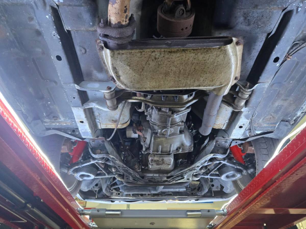 Ford-mustang-svo-1985-white-21