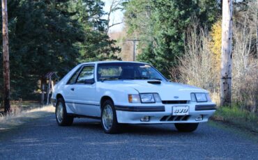 Ford-mustang-svo-1985-white-3