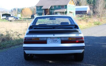Ford-mustang-svo-1985-white-7