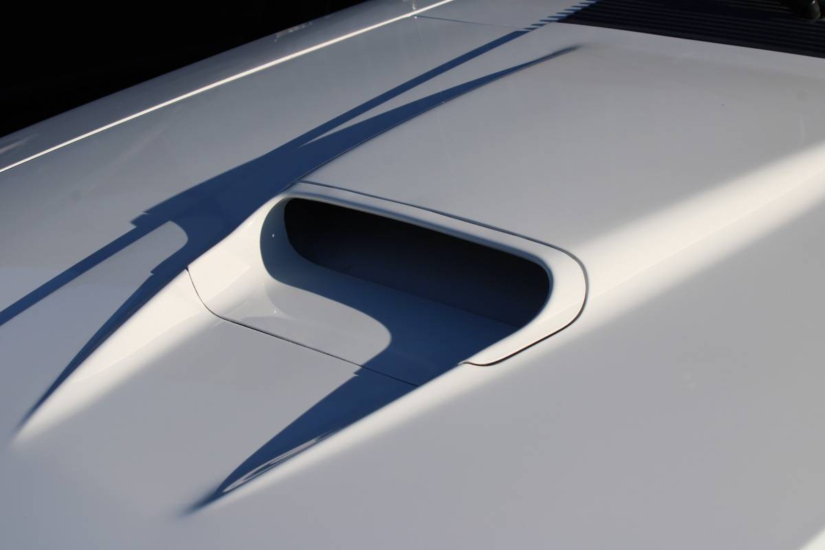 Ford-mustang-svo-1985-white-8