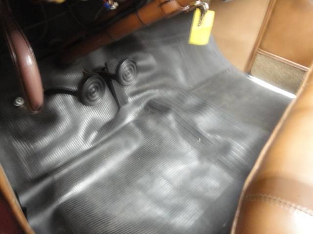 Ford-super-deluxe-convertible-1941-red-69