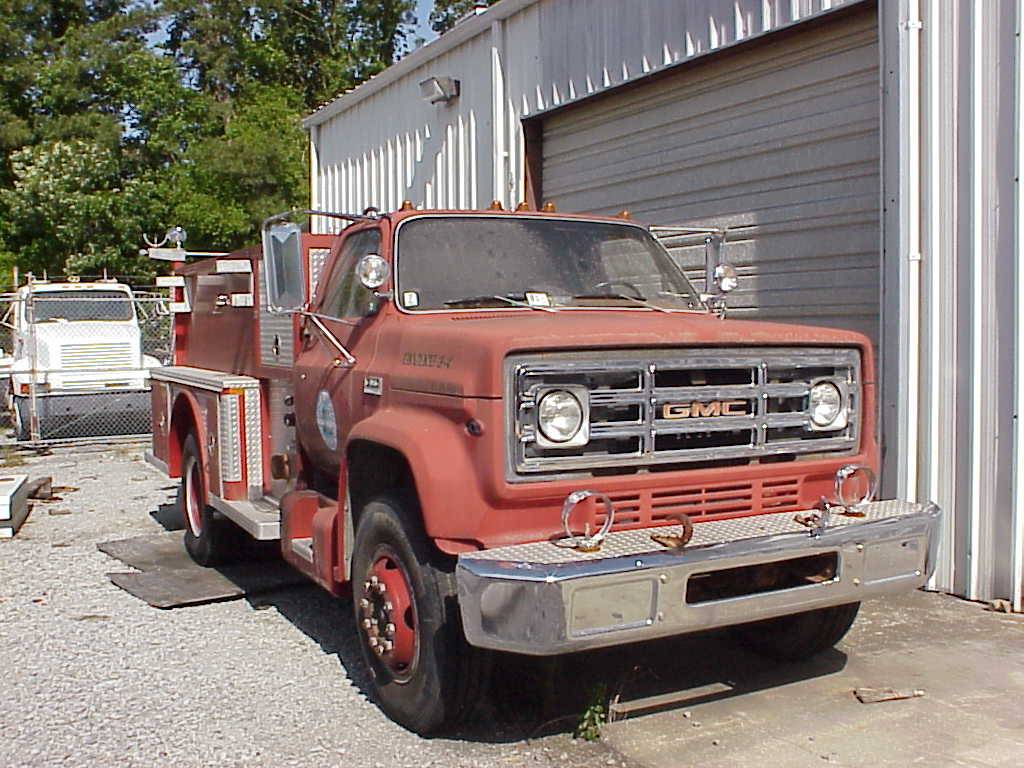 Gmc-6500-pumper-1976-red-17