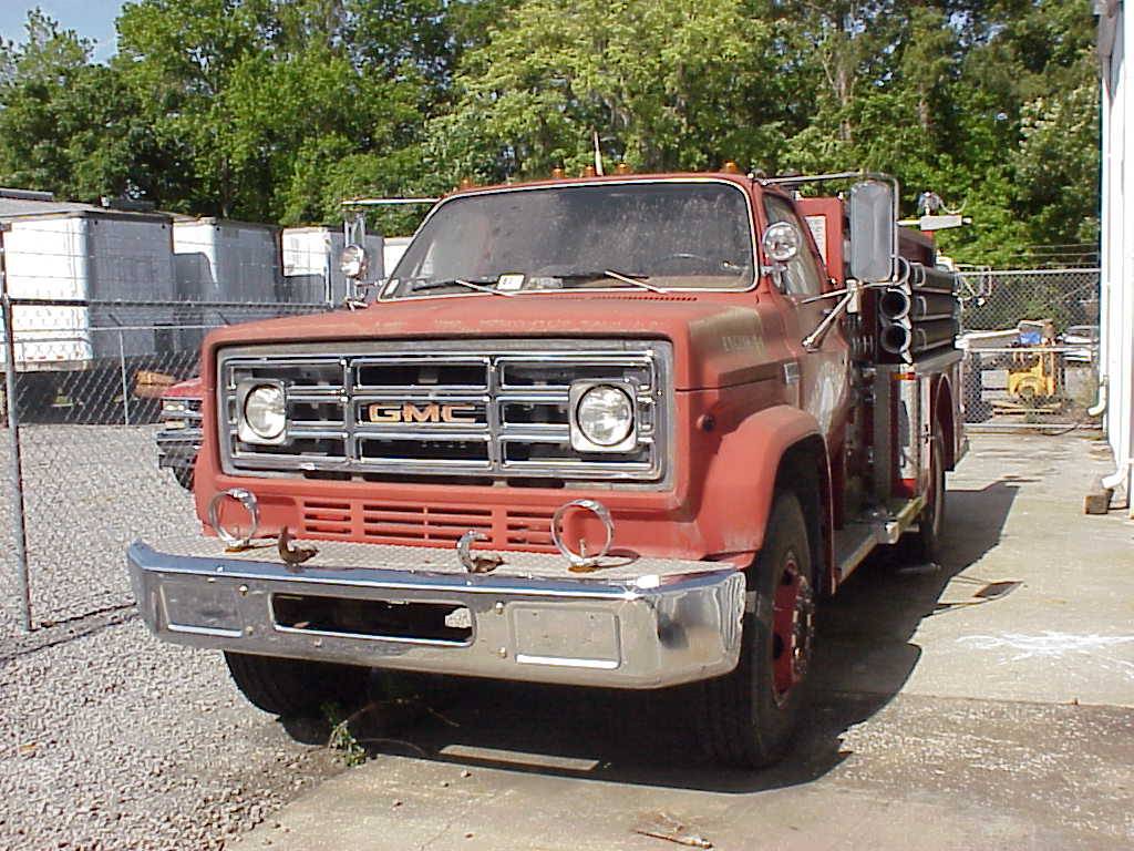 Gmc-6500-pumper-1976-red-19
