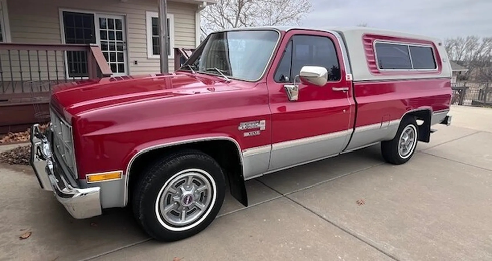 Gmc-Sierra-1500-1982-Carmine-Red-amp-Silver-Red-1