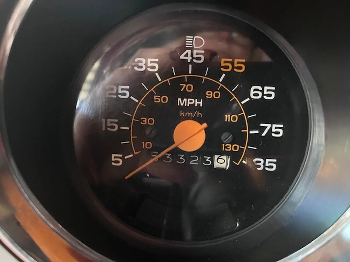 Gmc-Sierra-1500-1982-Carmine-Red-amp-Silver-Red-12