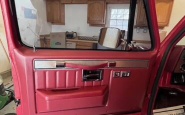 Gmc-Sierra-1500-1982-Carmine-Red-amp-Silver-Red-6