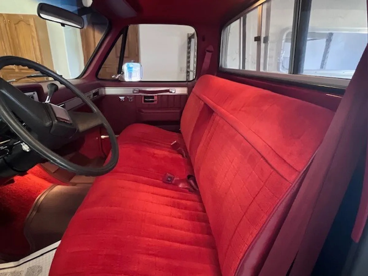 Gmc-Sierra-1500-1982-Carmine-Red-amp-Silver-Red-7