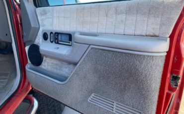 Gmc-yukon-1993-red-10