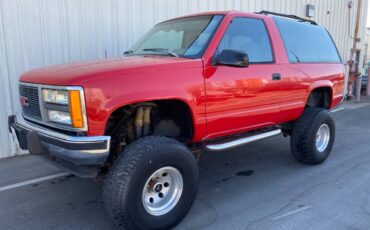 Gmc-yukon-1993-red-2