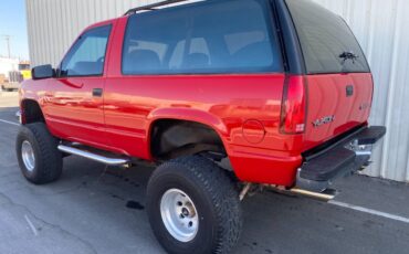 Gmc-yukon-1993-red-21