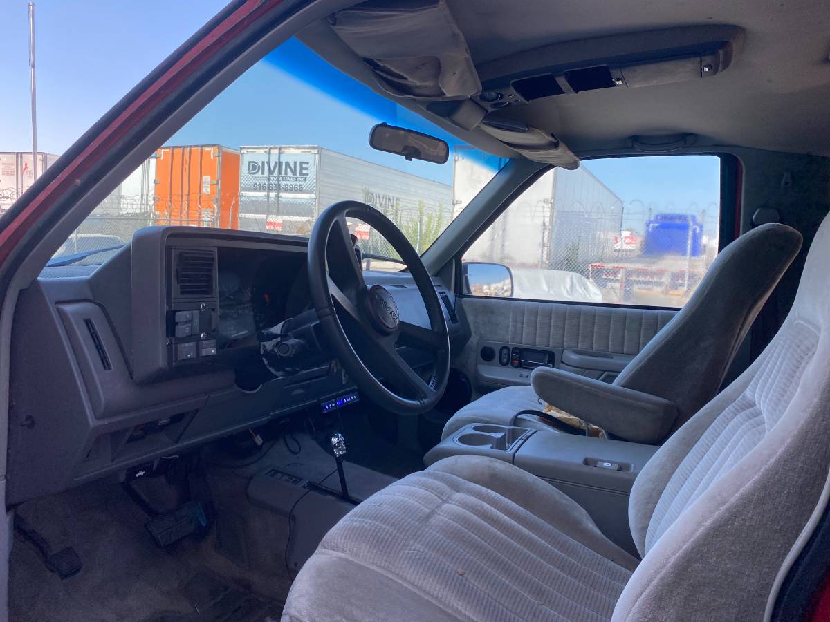 Gmc-yukon-1993-red-25