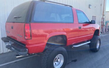 Gmc-yukon-1993-red