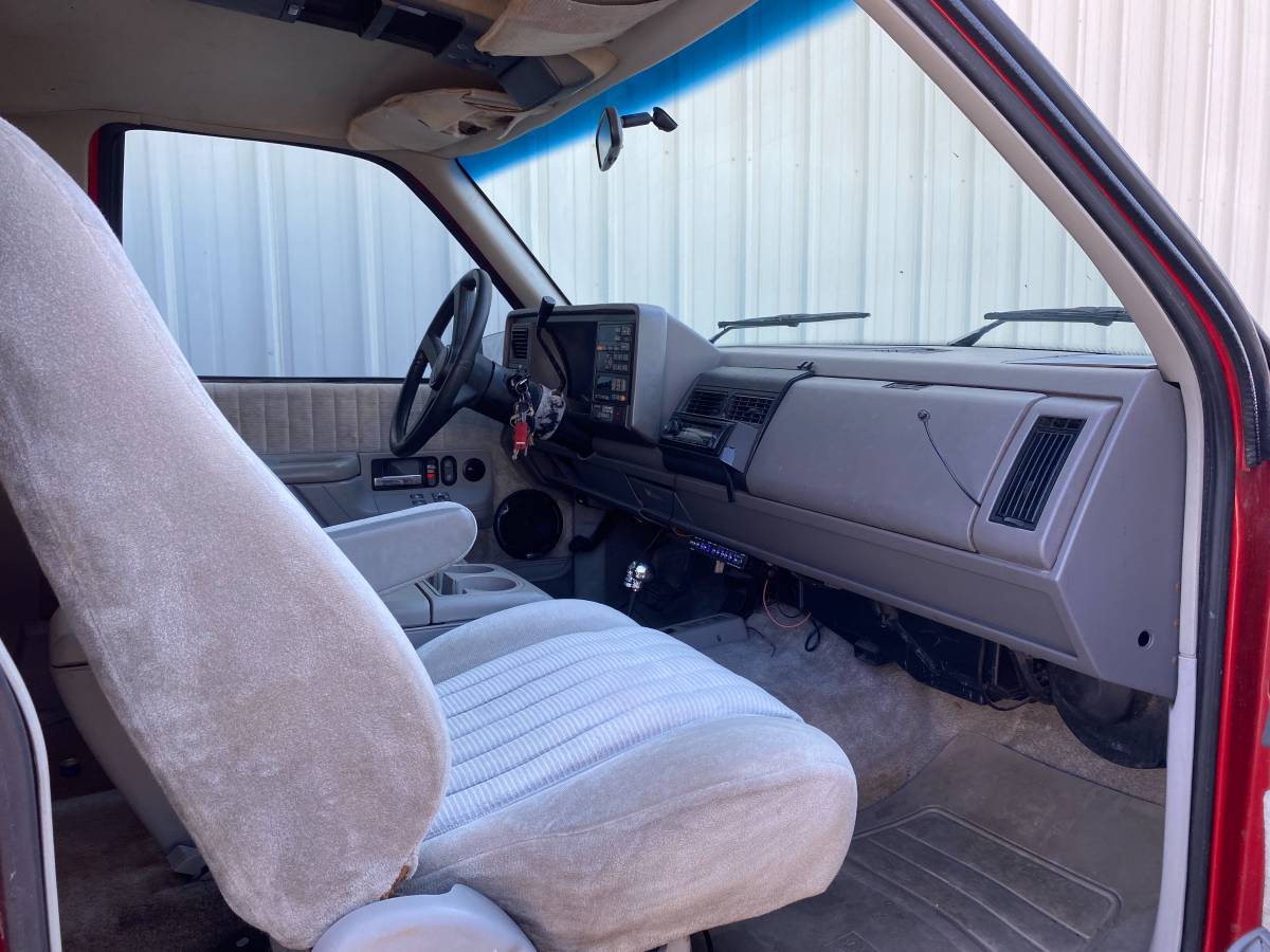 Gmc-yukon-1993-red-8