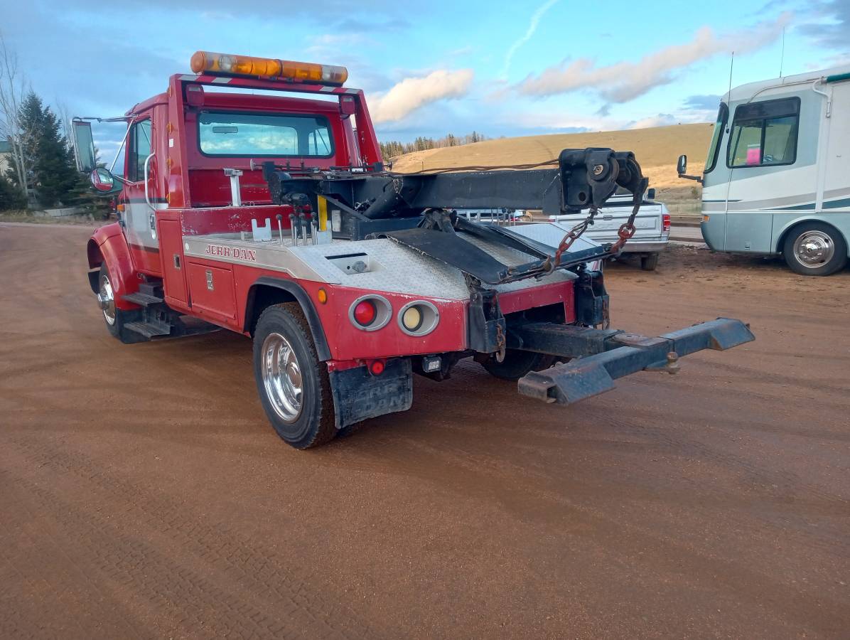 International-4700-diesel-1995-red-1