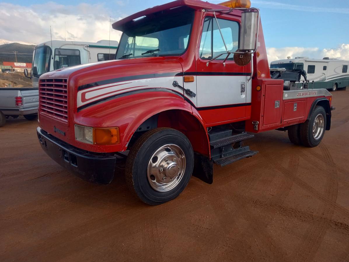 International-4700-diesel-1995-red-9
