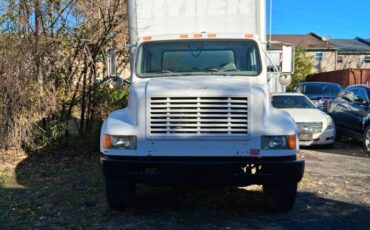 International-4700-diesel-1996-white-1