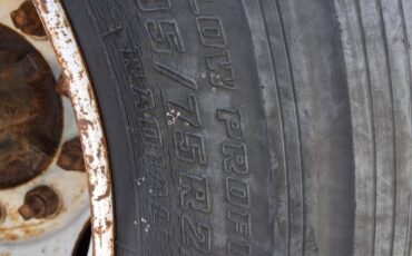 International-4700-diesel-1996-white-12