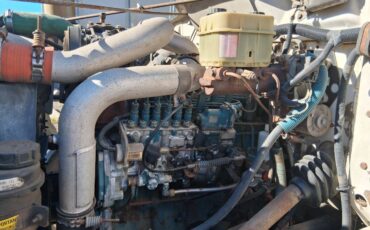 International-4700-diesel-1996-white-18