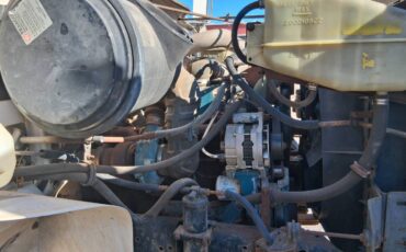 International-4700-diesel-1996-white-19