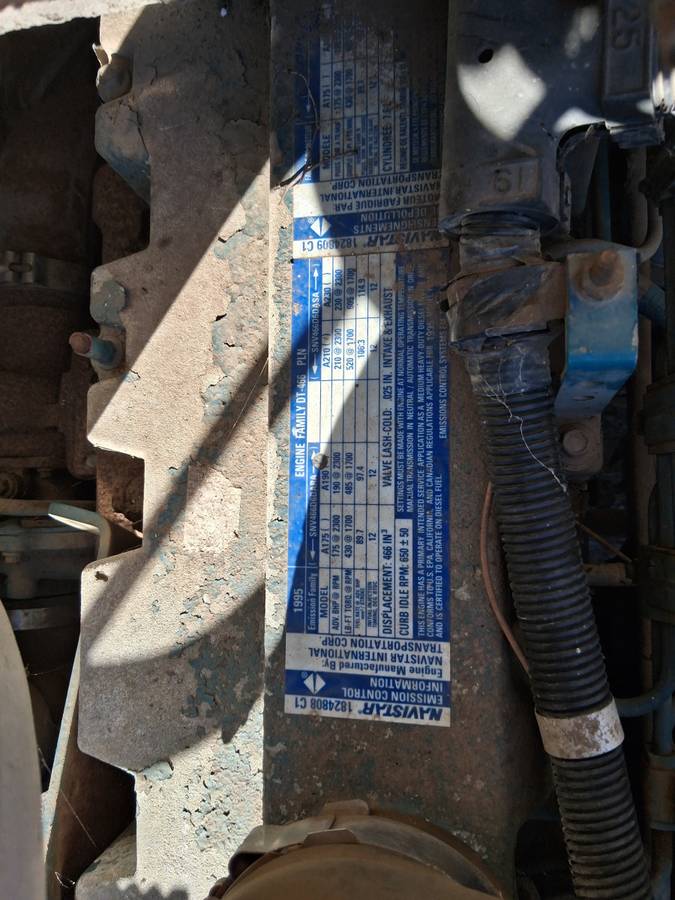 International-4700-diesel-1996-white-2