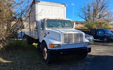 International-4700-diesel-1996-white