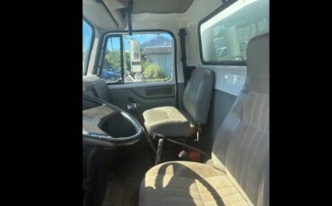 International-4700-diesel-1996-white-7