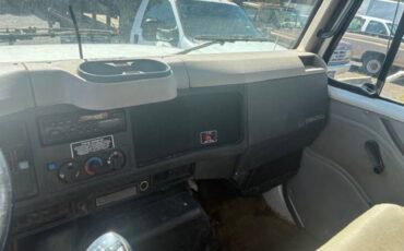 International-4700-diesel-1996-white-9