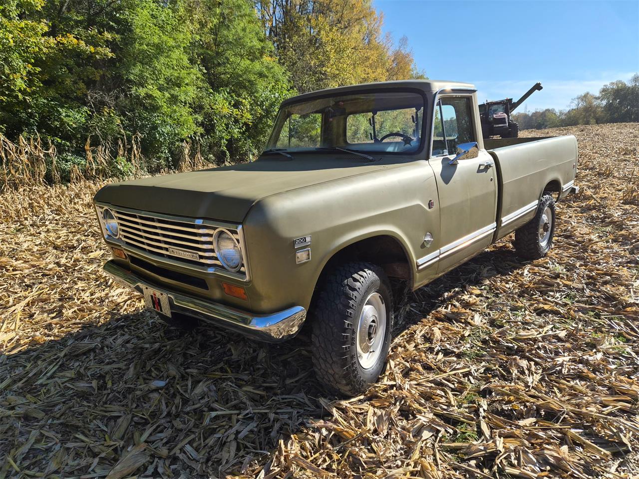 International-Harvester-1975-Pea-Green-Beige-1