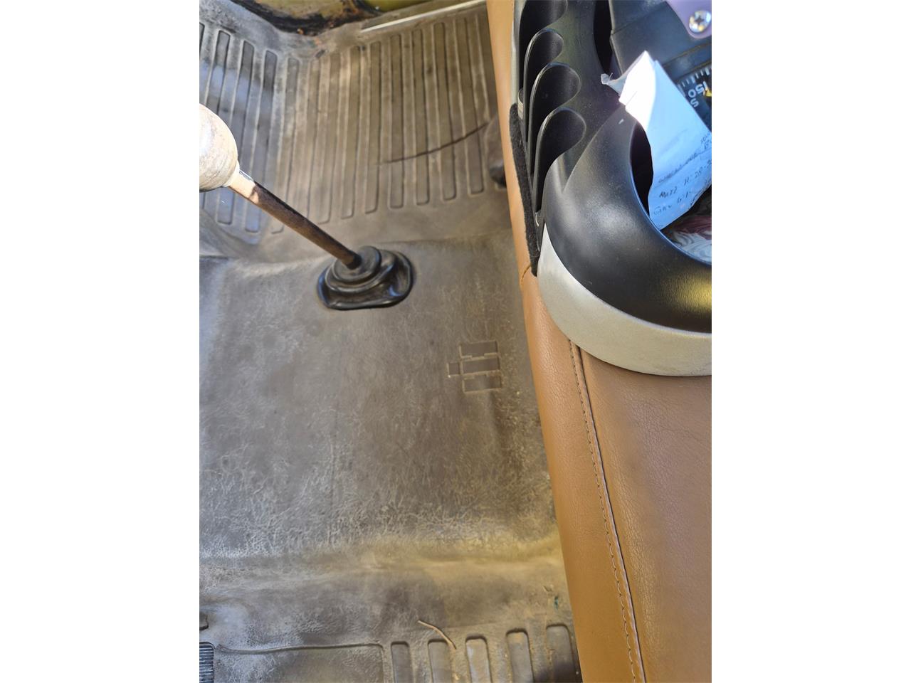 International-Harvester-1975-Pea-Green-Beige-10