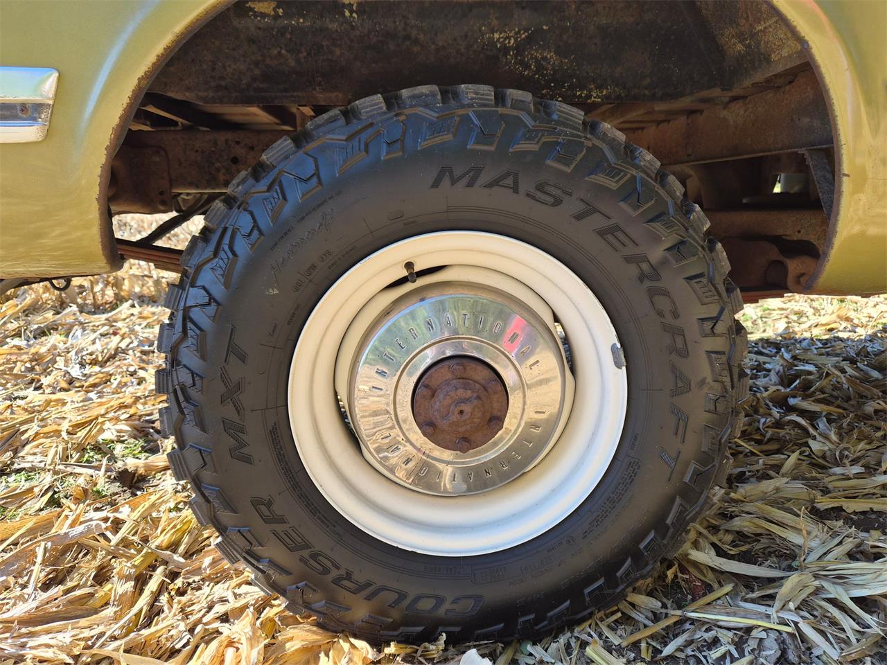 International-Harvester-1975-Pea-Green-Beige-15