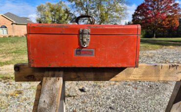 International-Harvester-1975-Pea-Green-Beige-17