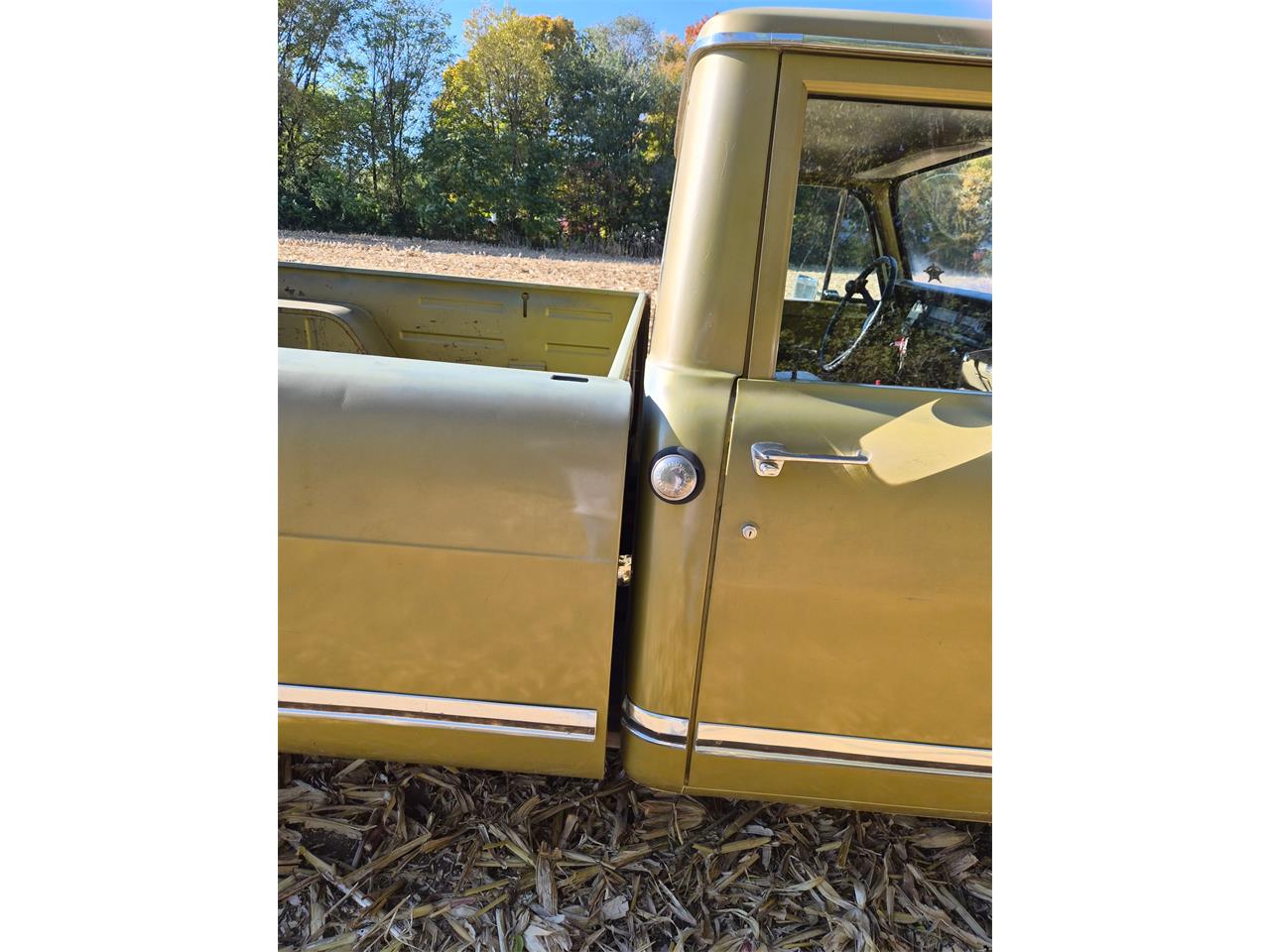 International-Harvester-1975-Pea-Green-Beige-3